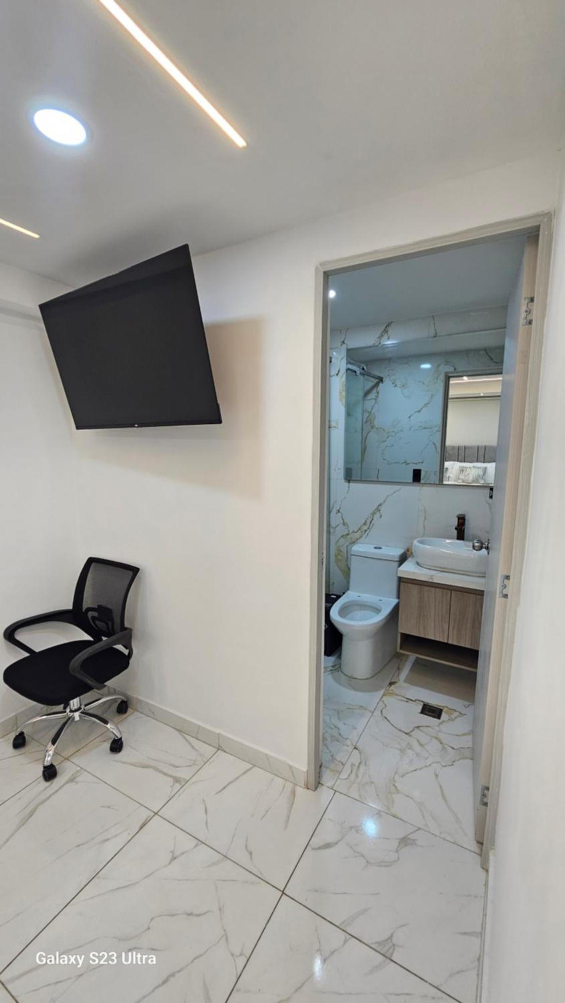 Hotel West Inn Bogotá Zewnętrze zdjęcie